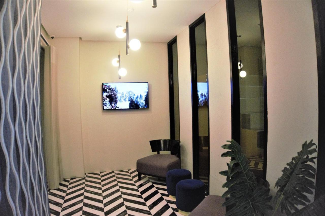 Crevice Hotel Davao City Esterno foto