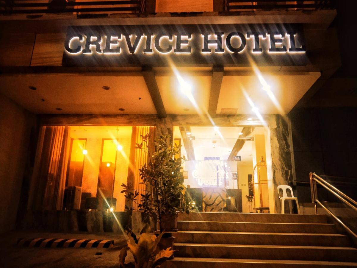 Crevice Hotel Davao City Esterno foto
